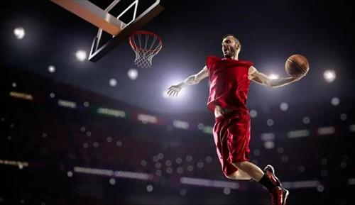 篮球里什么叫起跳犯规?起跳和跳步的区别